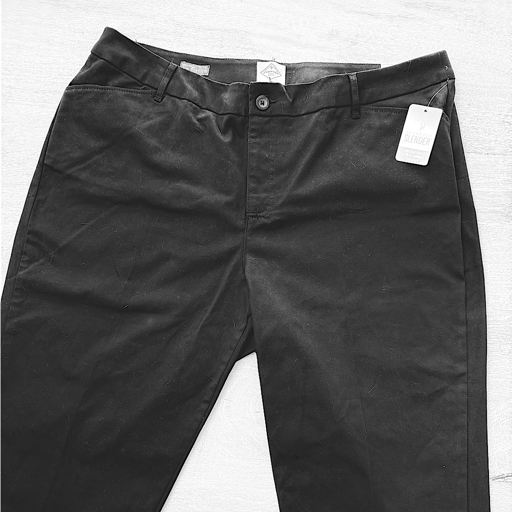 St. John's Bay Women’s Black Crop Chinos.  Secretly Slender Size 20W NWT